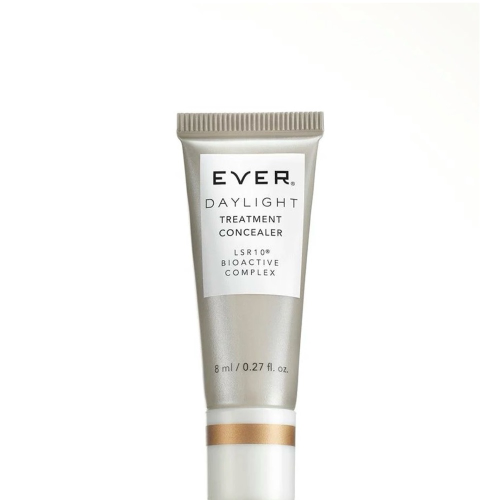Ever Daylight Treatment Concealer - Light